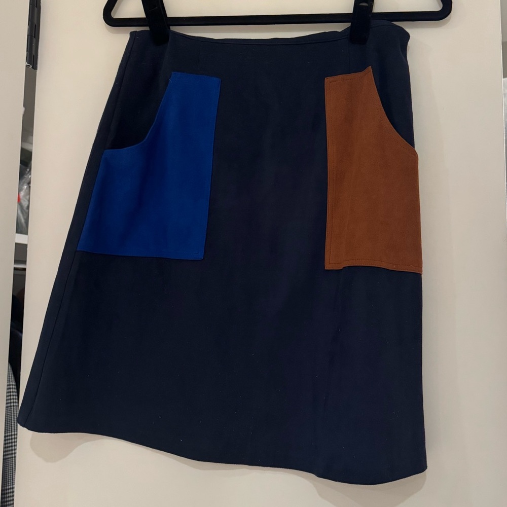 Mo: Vint Suede Skirt Women’s Blue and Brown, stylish with Pockets. size M (4)